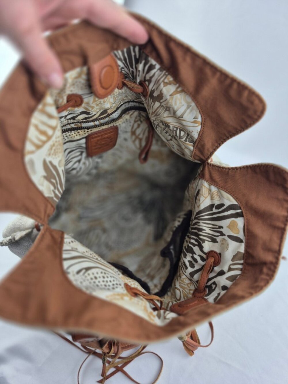 Lucky Brand Cream Pebble Leather Hobo Slouchy Y2K Fringe Tassel Whip Stitch Bag - Picture 5 of 16